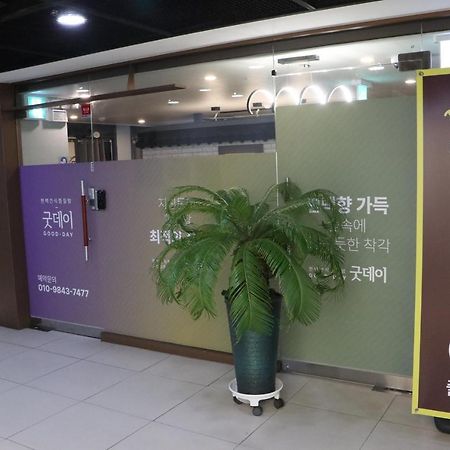 Goodday Jjimjilbang Hotel Incheon Bagian luar foto